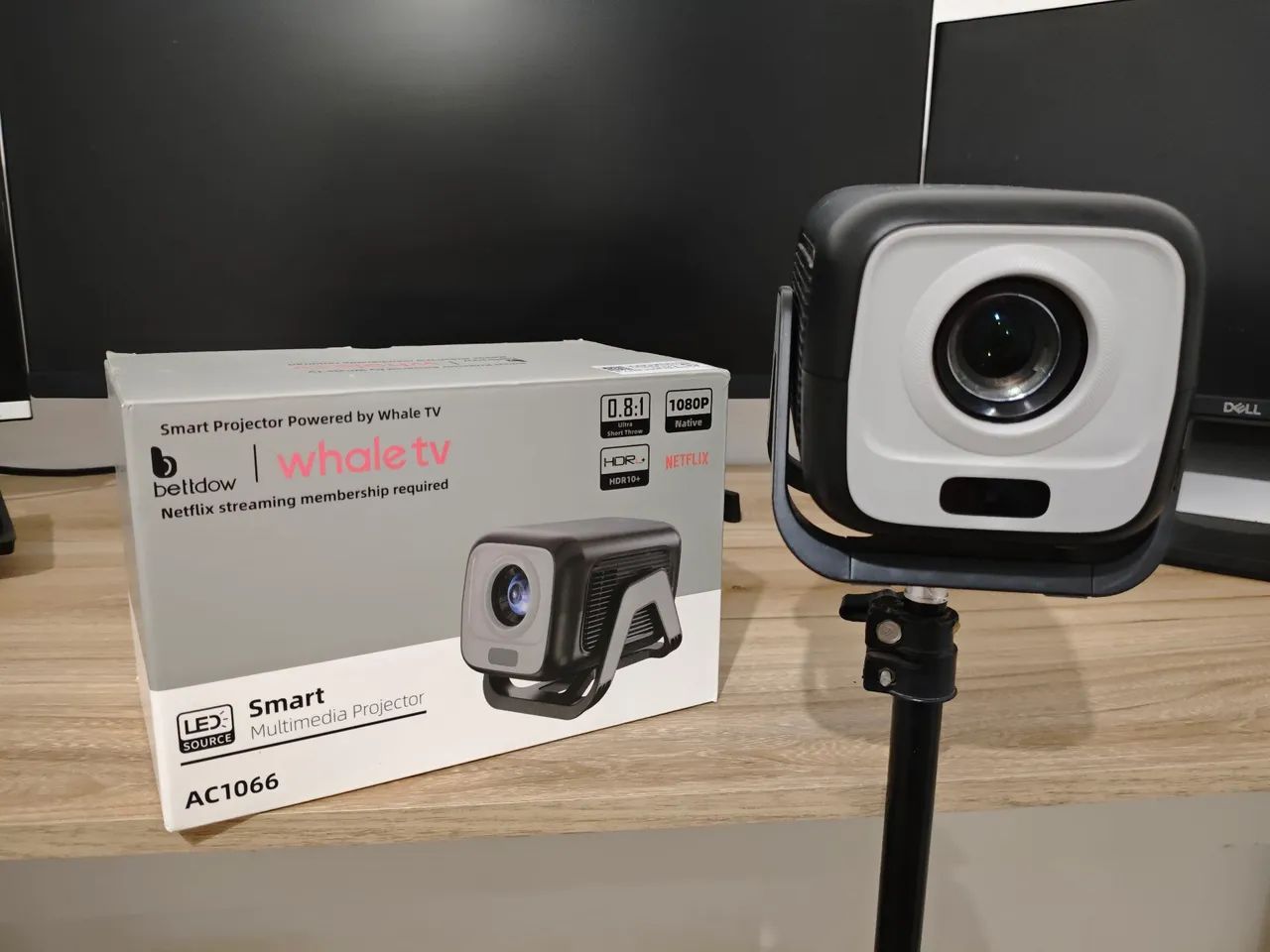 Projetor bettdow ac1066 com tripe 