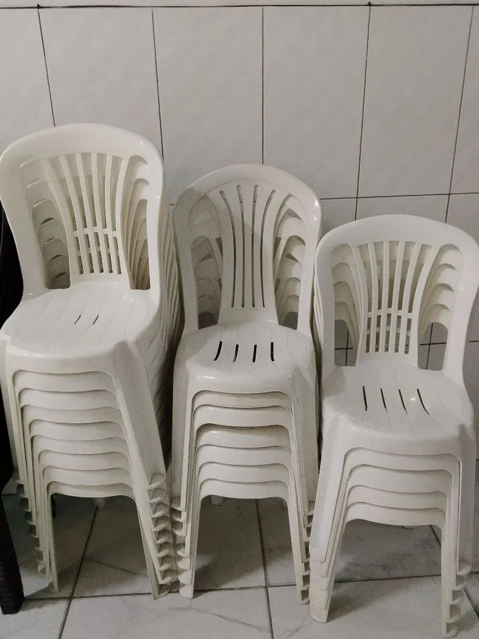42 cadeiras preto/branco  - Foto 2