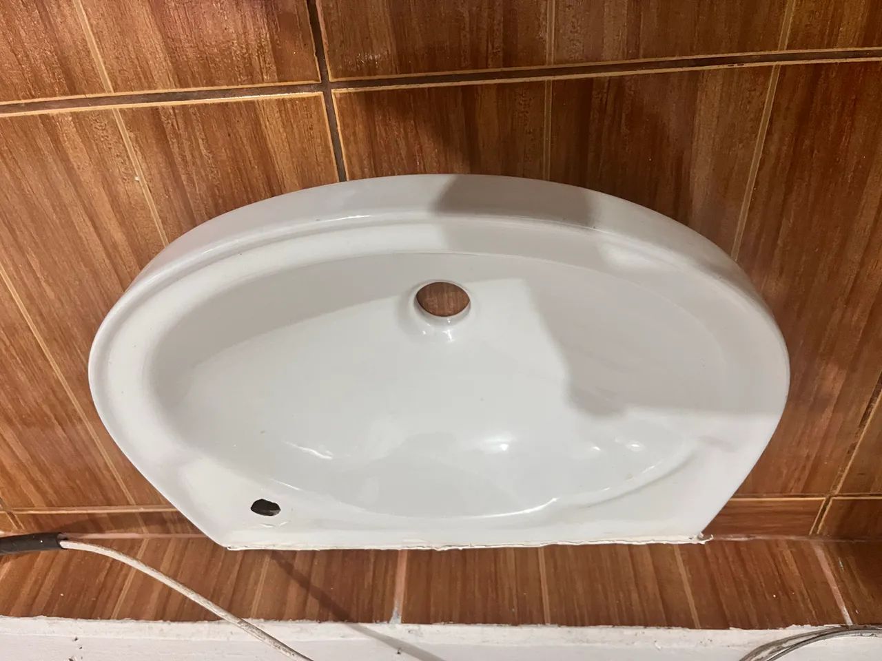 Lavatório de parede Celite