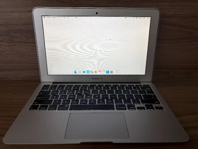 MacBook Air 11? | 2013 | 256 GB SSD | i5 | 4GB | + Carregador