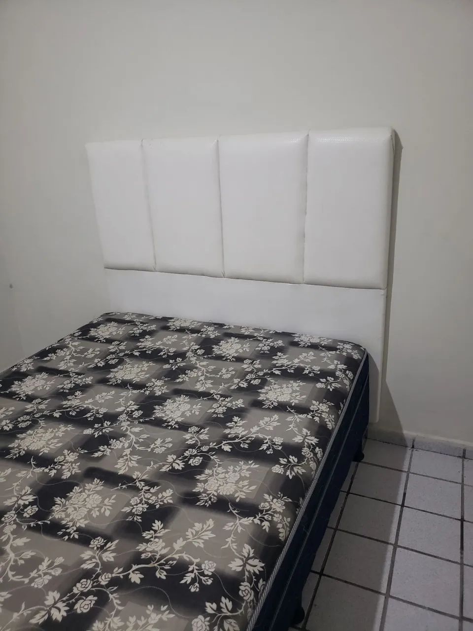 Cama Box de casal acoplada c/ cabeceira almofadada - Foto 2