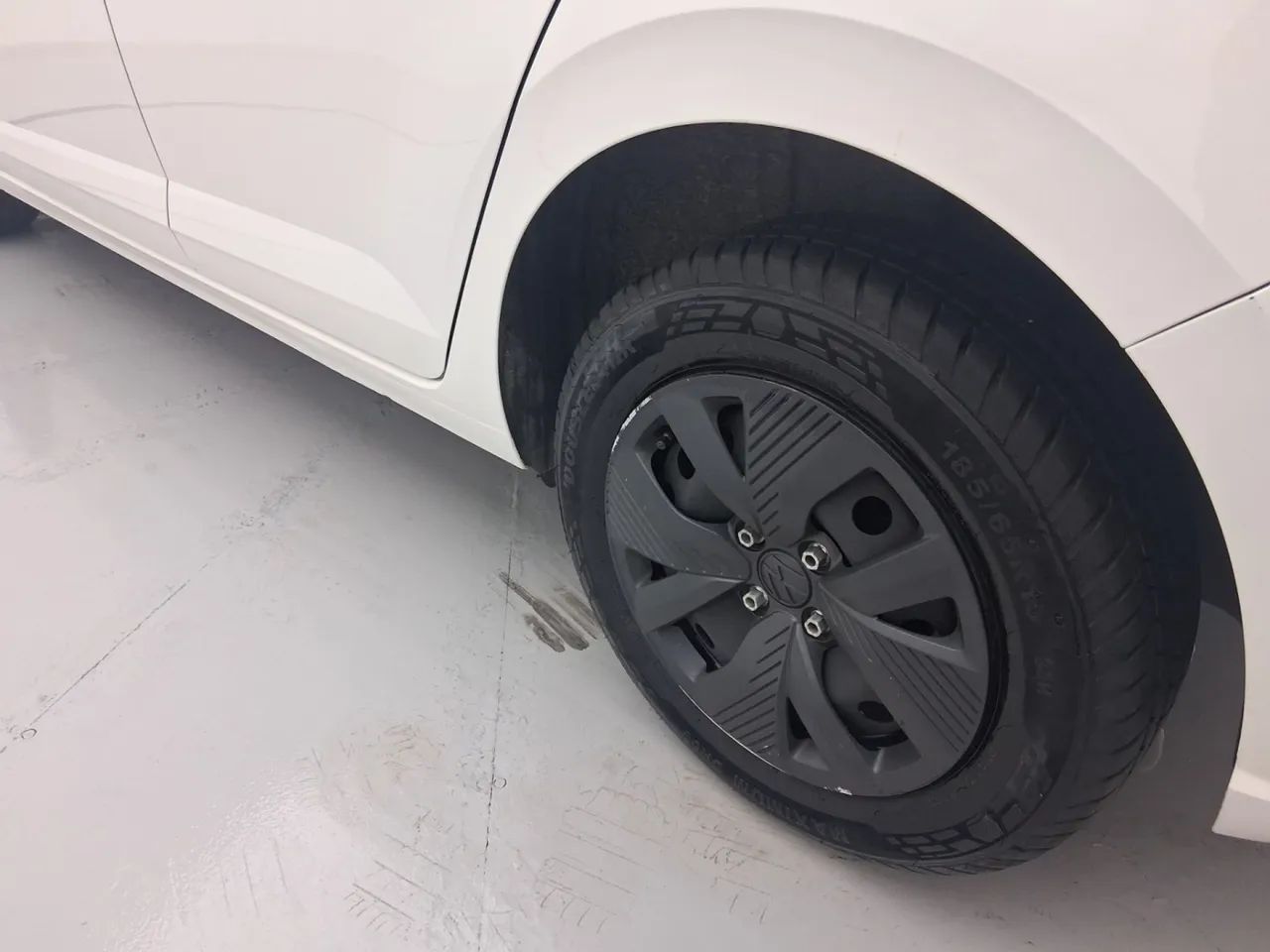 Volkswagen Polo Track 1.0 Flex 12V 5p, foto 12 de 18