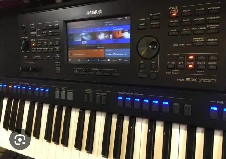 Teclado yamaha sx700
