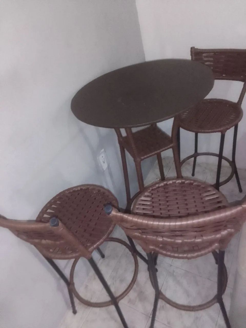Mesinha de estar com 3 cadeiras  - Foto 2