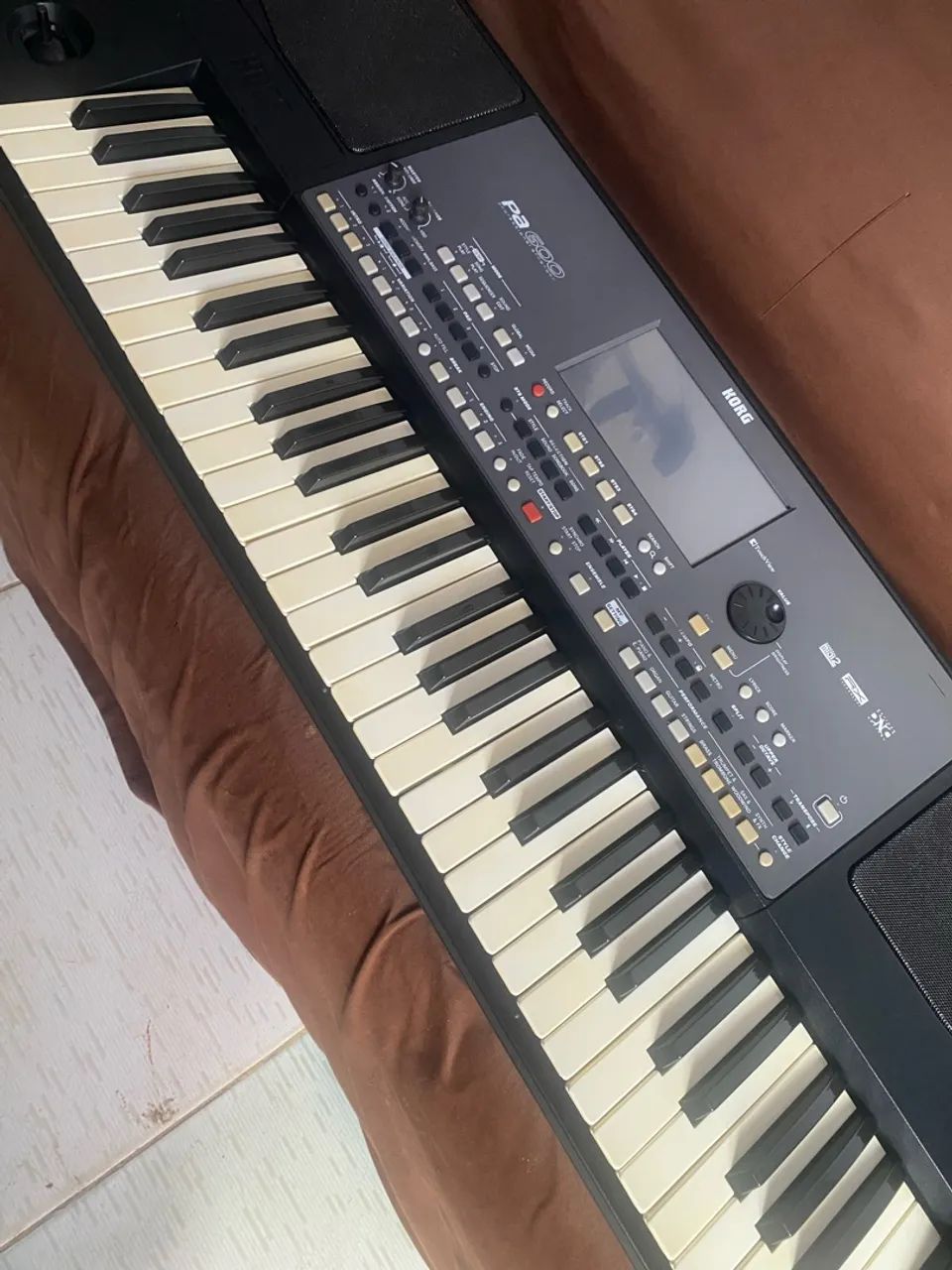 Teclado korg pa600 em perfeito estado