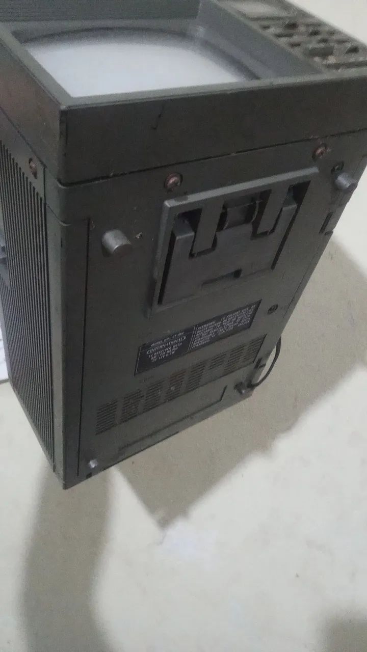 Tv Deluxe AM FM funcionando perfeitamente  - Foto 4