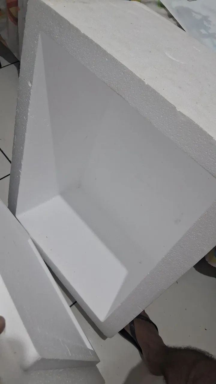 Caixa de isopor grande
