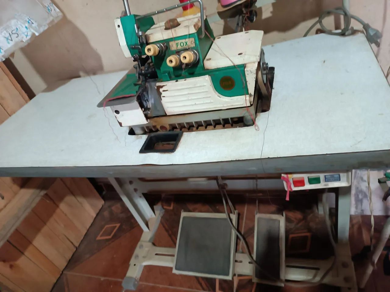 Máquina de costura  ótima preço a combinar * - Foto 2