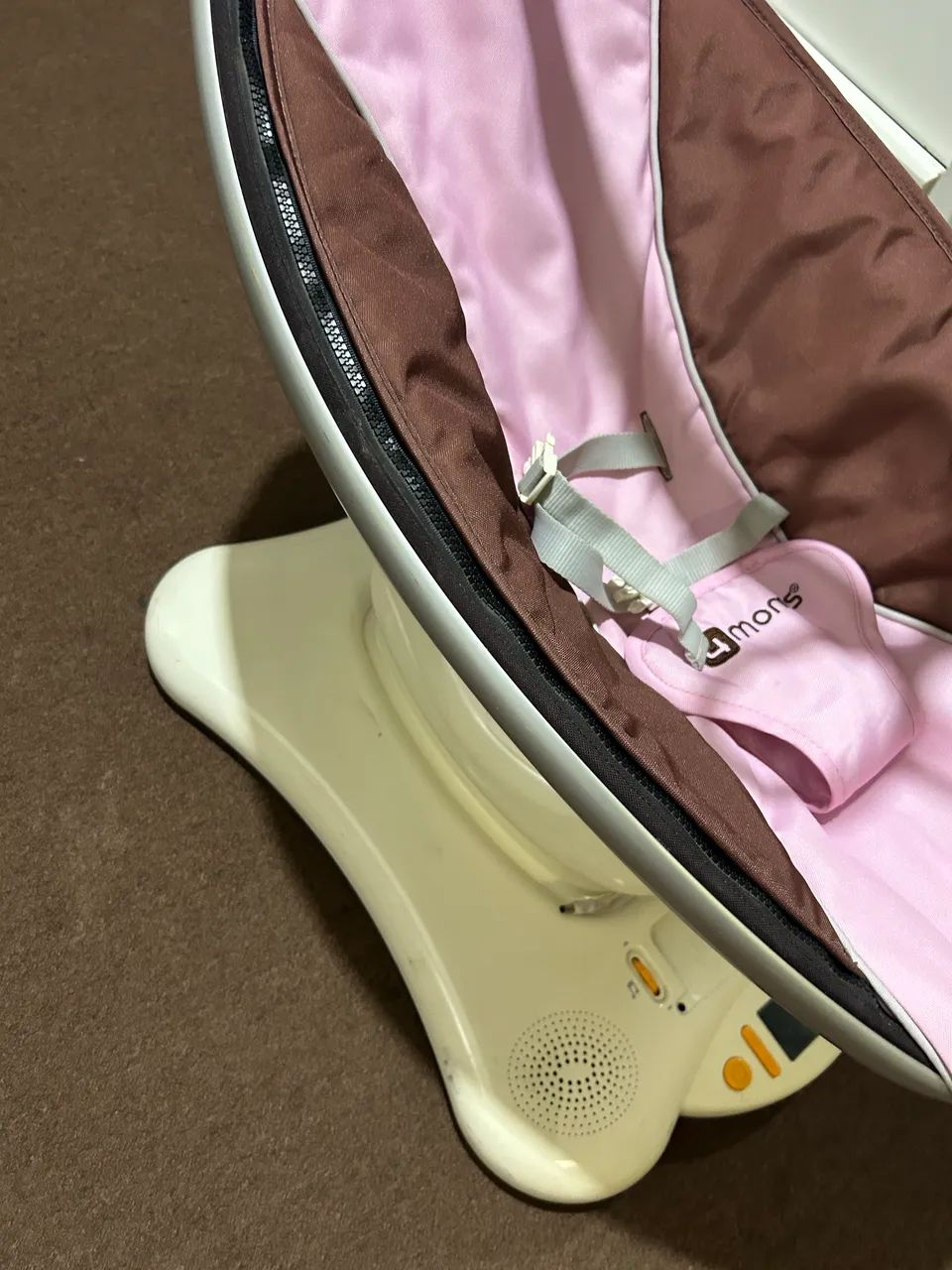 Mamaroo 4mom com avaria - Foto 4