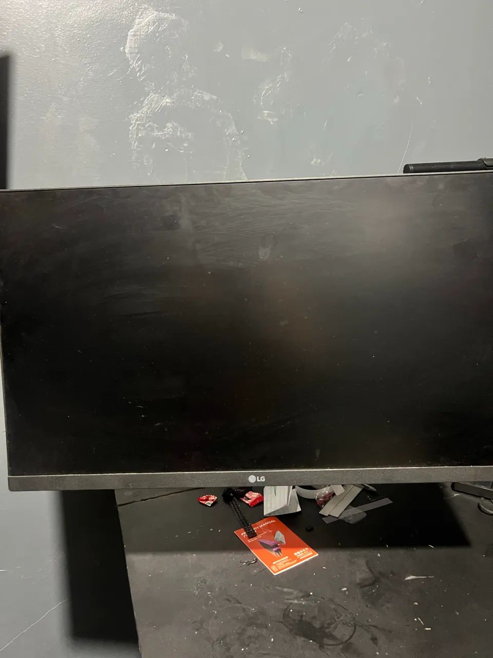 monitor 24pol LG