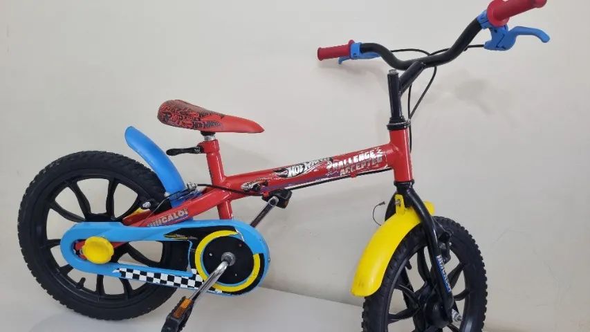 BICICLETA CALOI MODELO  HOT  WHELLS  COM LUZ E  BUZINA - Foto 2