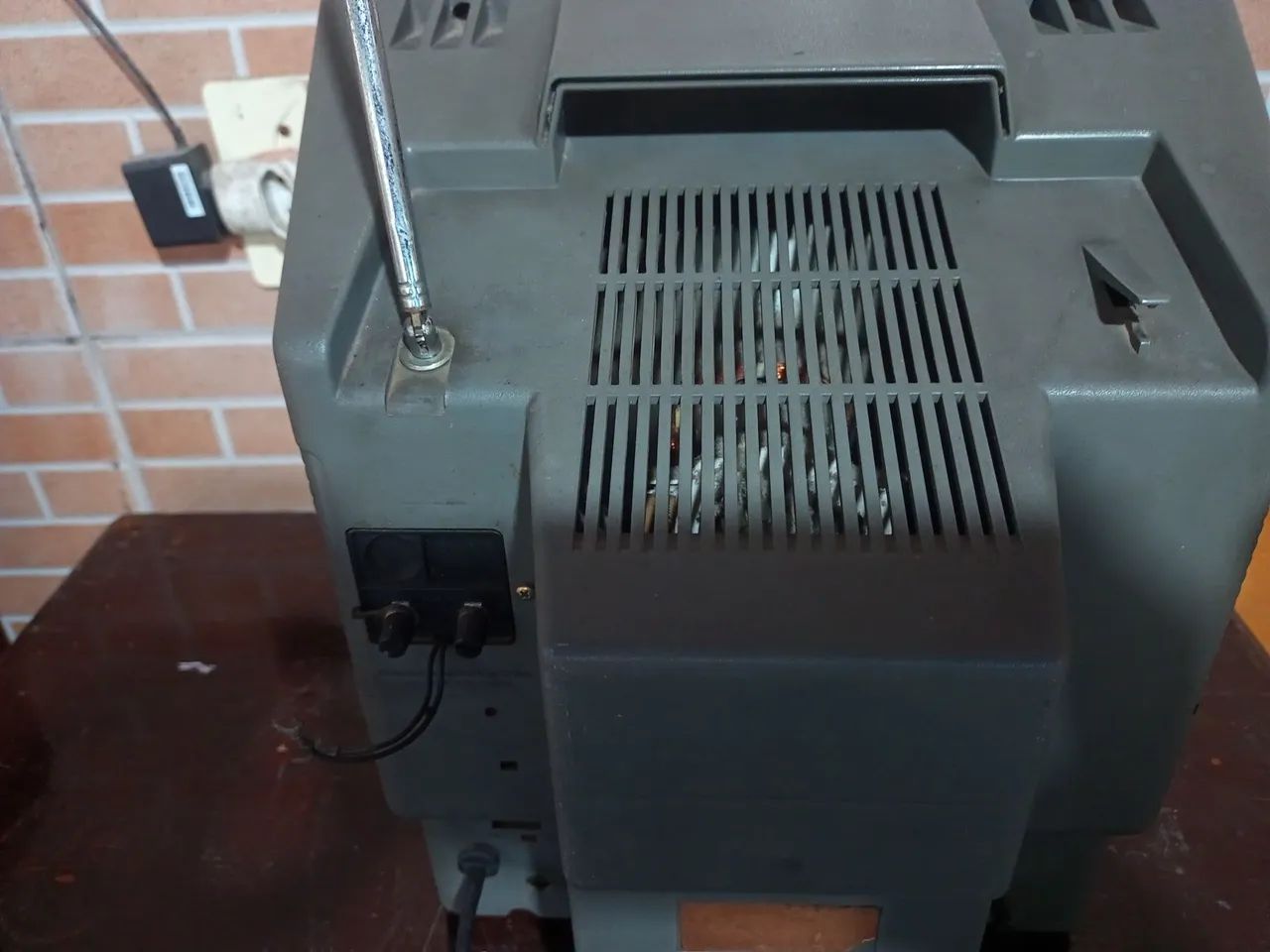 TV Antiga Philco 12 Pol. Preto e Branco funcionando. - Foto 3