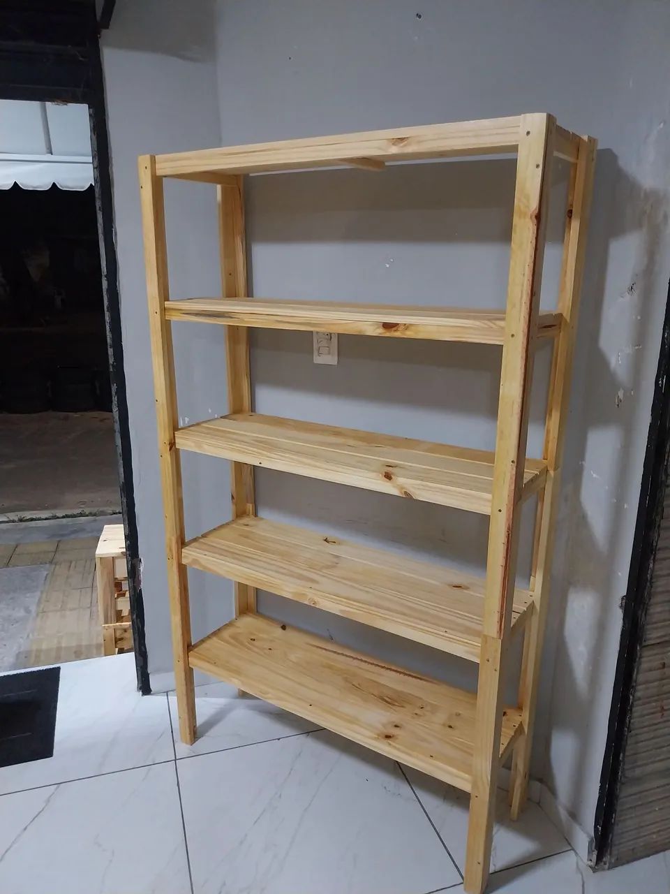 Prateleiras em madeiras de pallet  - Foto 2