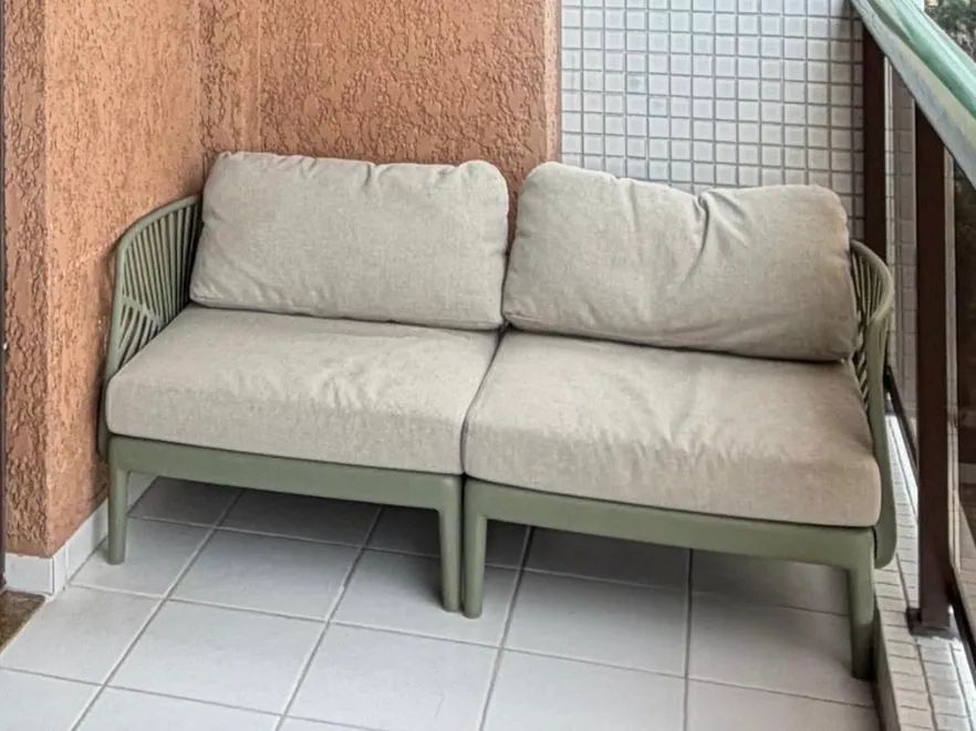 Casavee Sofa (Semi-New)494528934593187845