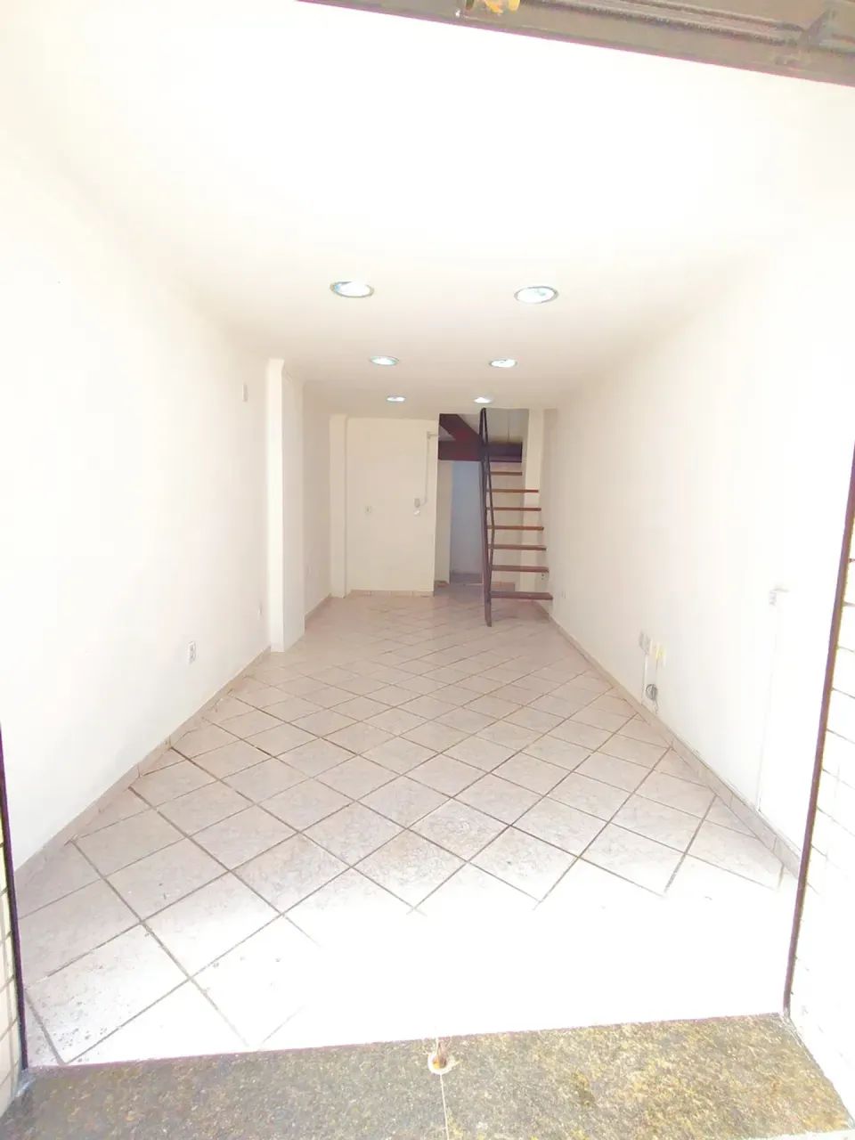 LOJA + SOBRELOJA PARA ALUGAR | 60m² | Pontal de Camburi - Vitória - ES - Foto 4