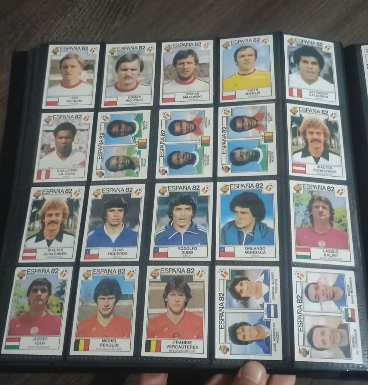 Figurinhas de 1982 e 1986  - Foto 4