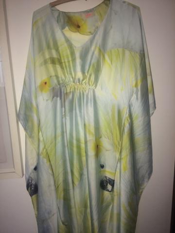 Vestido de seda TAM P
