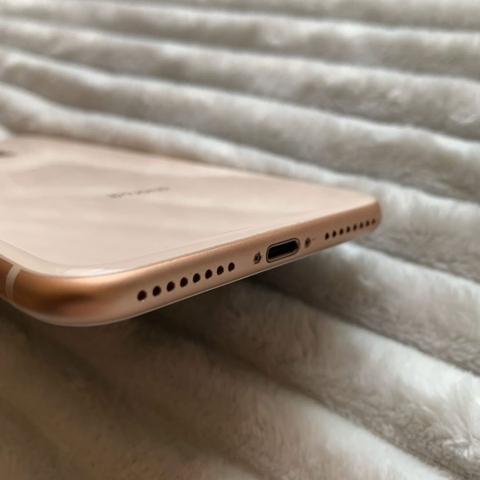 IPhone 8plus Gold 64g - Foto 2