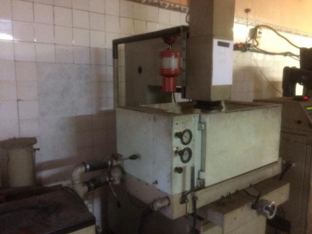 Eletroerosão Engemaq Edm 700 NC - 60 A ( baixei o preço para vender rápido ) - Foto 3