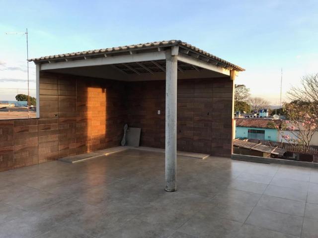 Excelente Casa, 3 Qts Sendo 1 Suíte, Laje, Cerâmica, Lazer no Piso Superior! - Foto 13