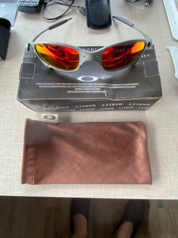 Óculos Oakley Violet - lentes vermelhas