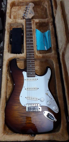 Guitarra Stratocaster SGT CUSTOM - Foto 2