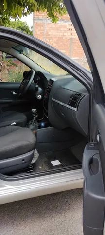 Palio 1.4 2007 ELX  série 30 anos da Fiat , completão até retrovisor elétrico