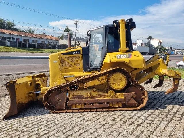 LocaçãoTrator de Esteiras Caterpillar D6N-XL