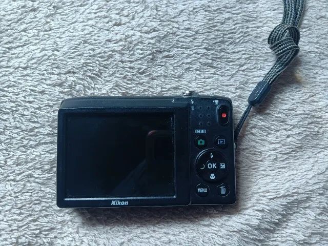 nikon coolpix s2800