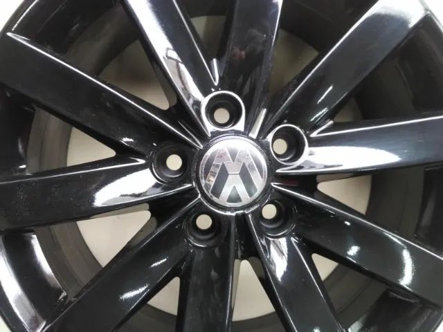 Jogo de rodas aro 17 vw jetta 5x112 17x7 et54 preta brilhante - Foto 5
