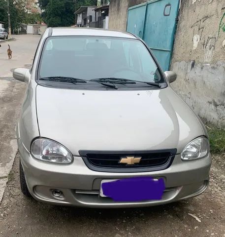 GM - Chevrolet Corsa Sedan Milenium 1.0 16v Vermelha 2001 - Campo