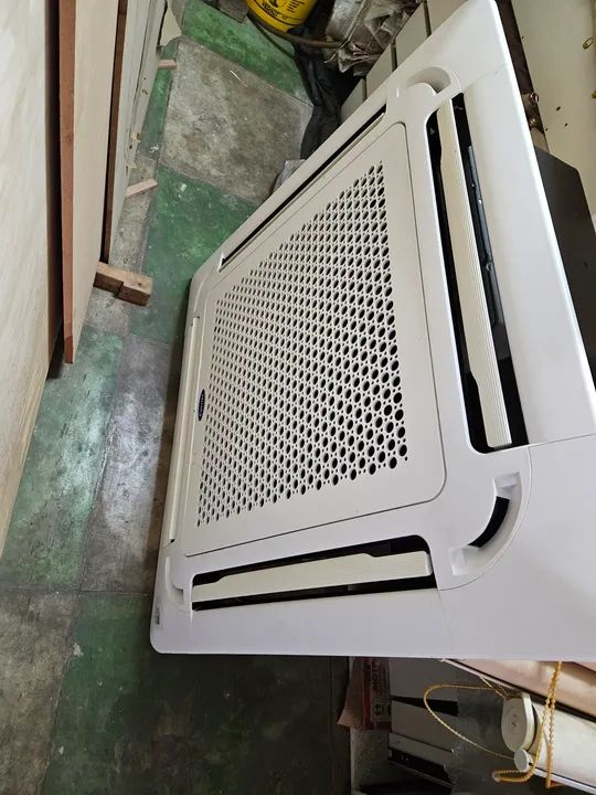 Ar condicionado Carrier 48000 btus com defeito - Foto 3