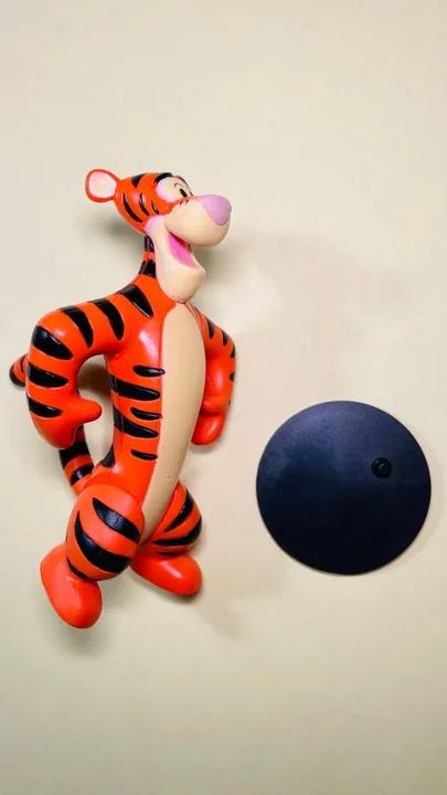 Tigrão da Turma do Ursinho Puff / Pooh - miniatura de 9 cm de altura (excelente estado)