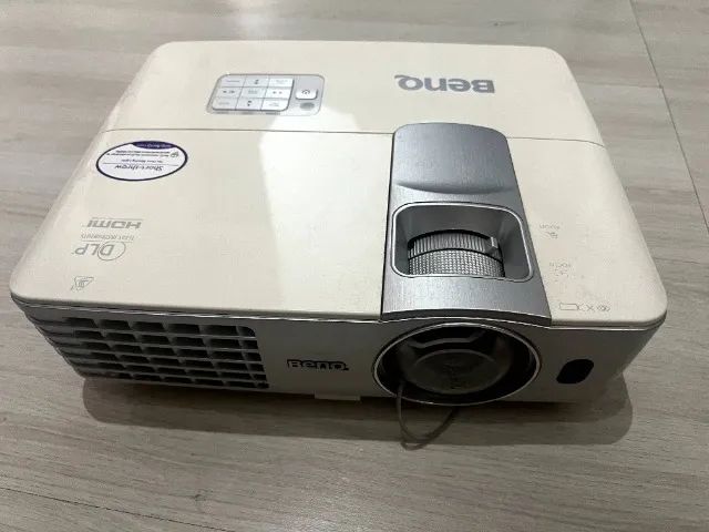 Projetor BenQ W1080ST 1080p DLP de projeção curta  - Foto 3