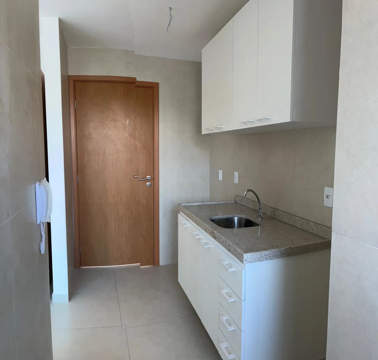 APARTAMENTO PARA LOCAÇÃO TODO NO PORCELANATO COM SUÍTE E VARANDA 67 METROS 3 QUARTOS COM O - Foto 6