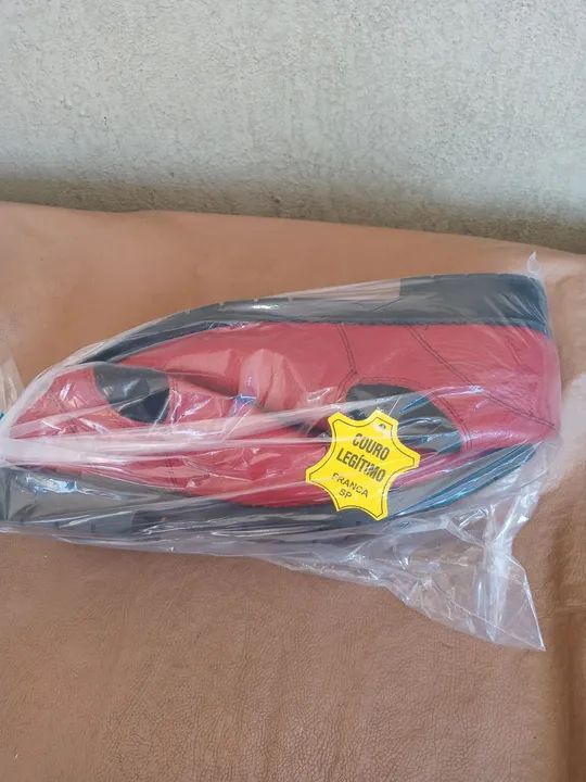 Bota botina de couro 42 tenho n.40 também - Foto 6