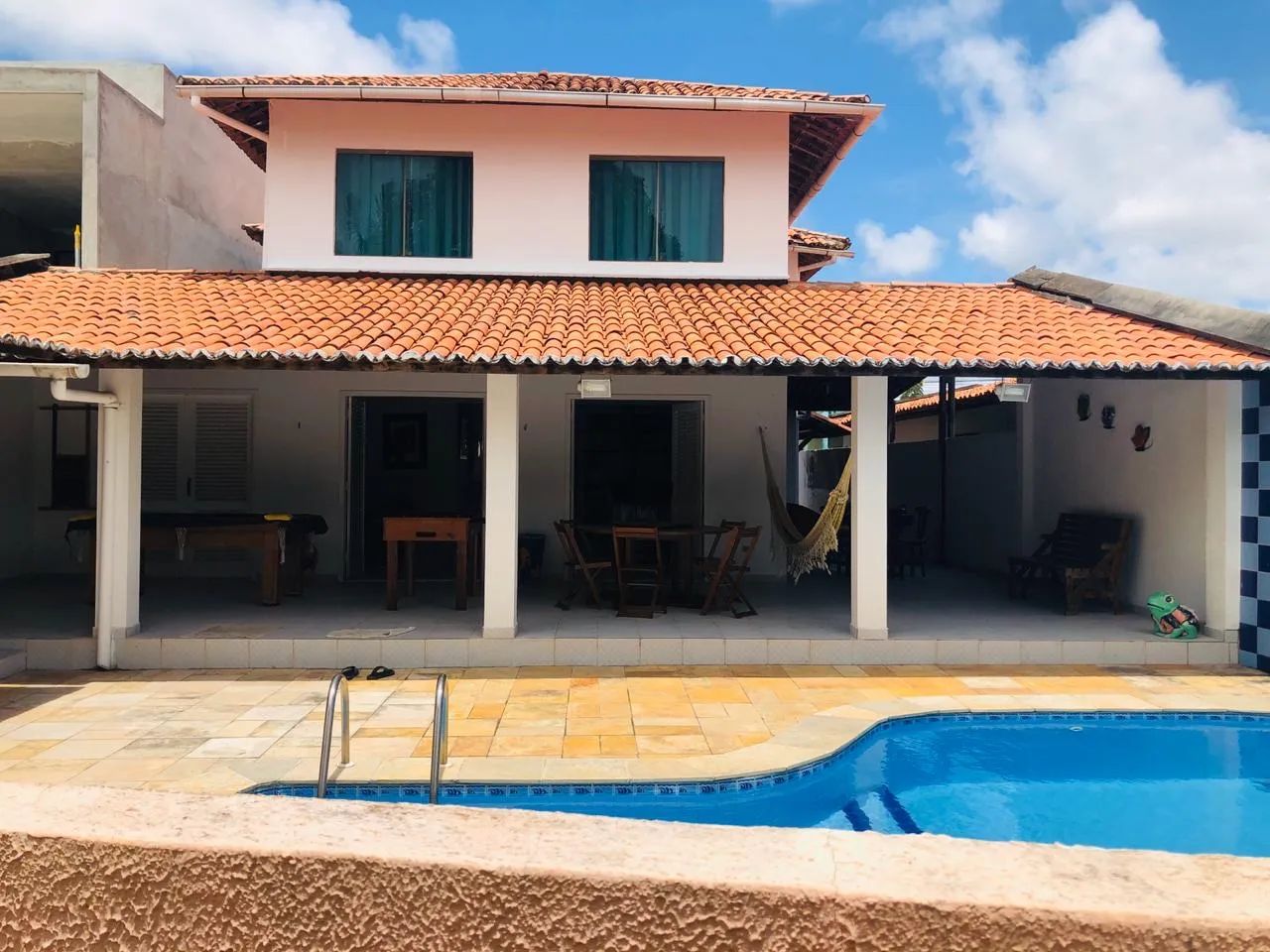 Linda casa condomínio fechado, 5 suítes, Wi fi, churrasqueira e piscina e própria