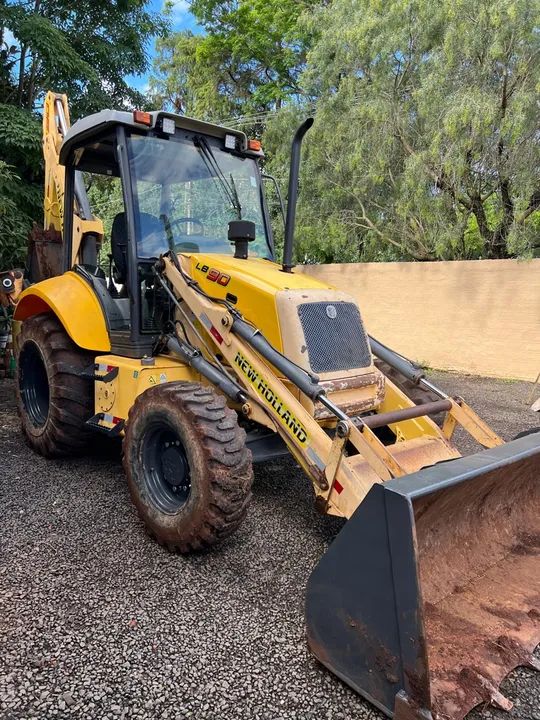 Retroescavadeira lb90 4x4