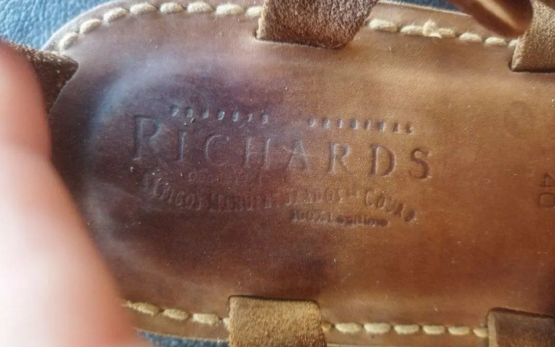 Sandália tiras Richards  - Foto 2
