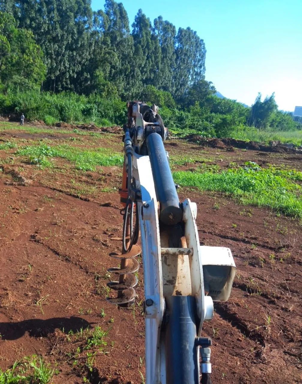 Mini escavadeira compacta Bobcat E20 e implementos  - Foto 5