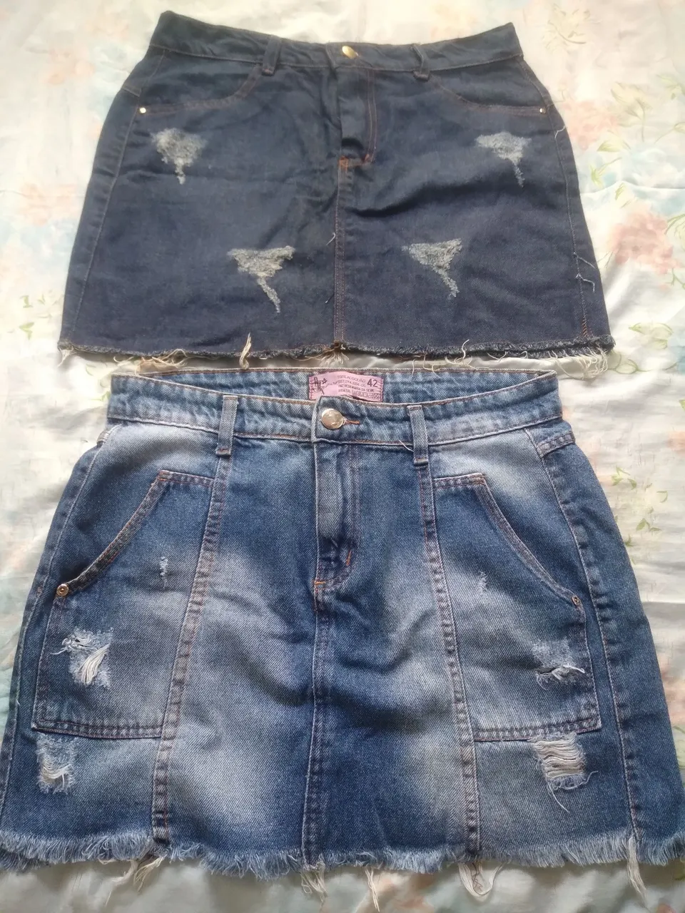 Duas Saias Jeans - Tamanhos 40 e 42- Descoladas!