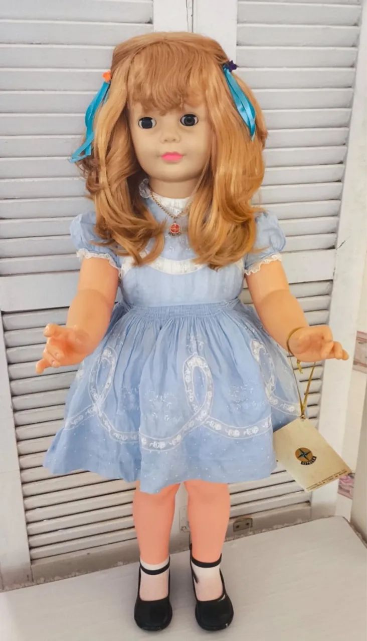 Boneca Antiga com Vestido Azul e Detalhes Incríveis - Foto 3