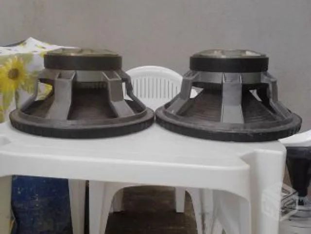 Vendo par de Auto falantes 15 Polegadas Wpu Selenium 450 wats cada em 8 Ohms. - Foto 2