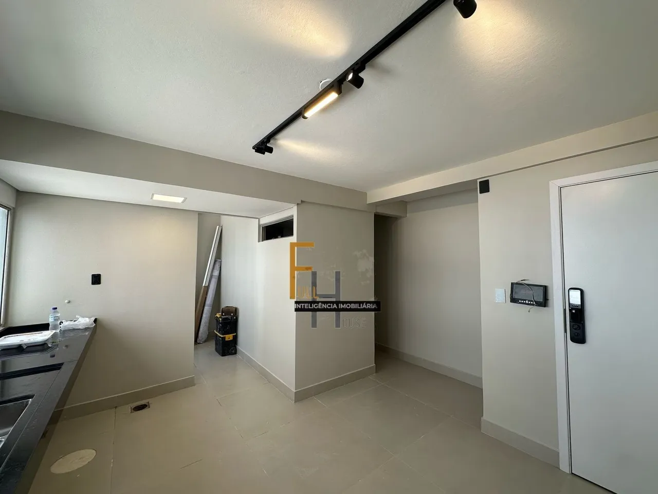 APARTAMENTO A VENDA NO SETOR BUENO I 02 QUARTOS I 01 SUITE