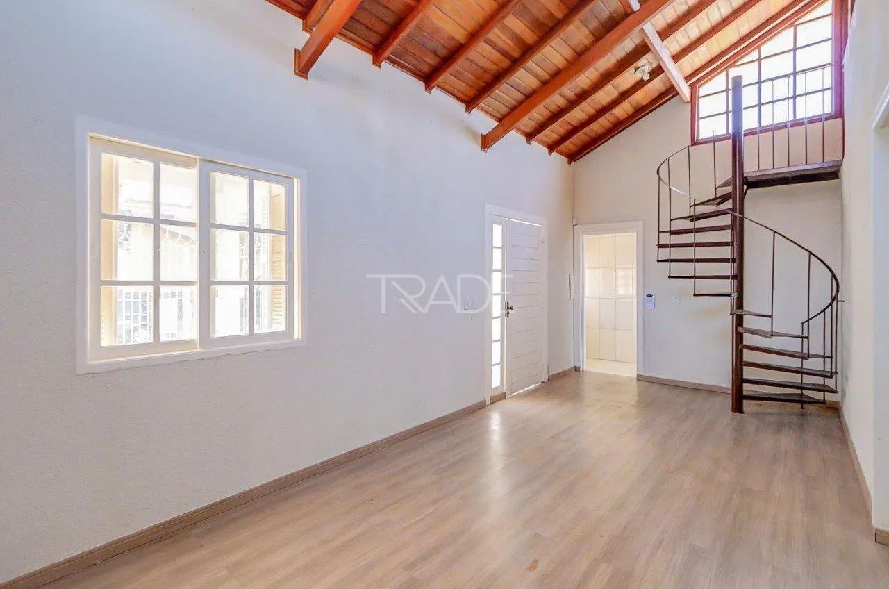 Casa de 3 dormitórios, sendo 1 suíte, pátio com piscina, no bairro Guarujá, Zona Sul de Po - Foto 4