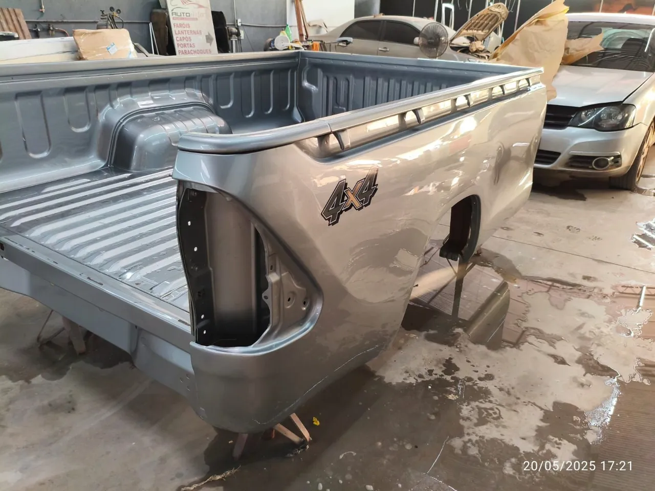 Caçamba para Pick-up Hilux - Prata