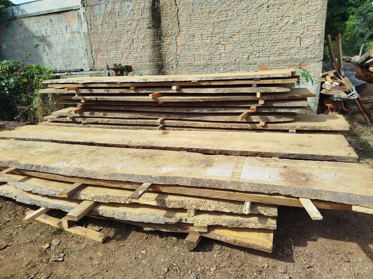 Wood planks64294296205570121