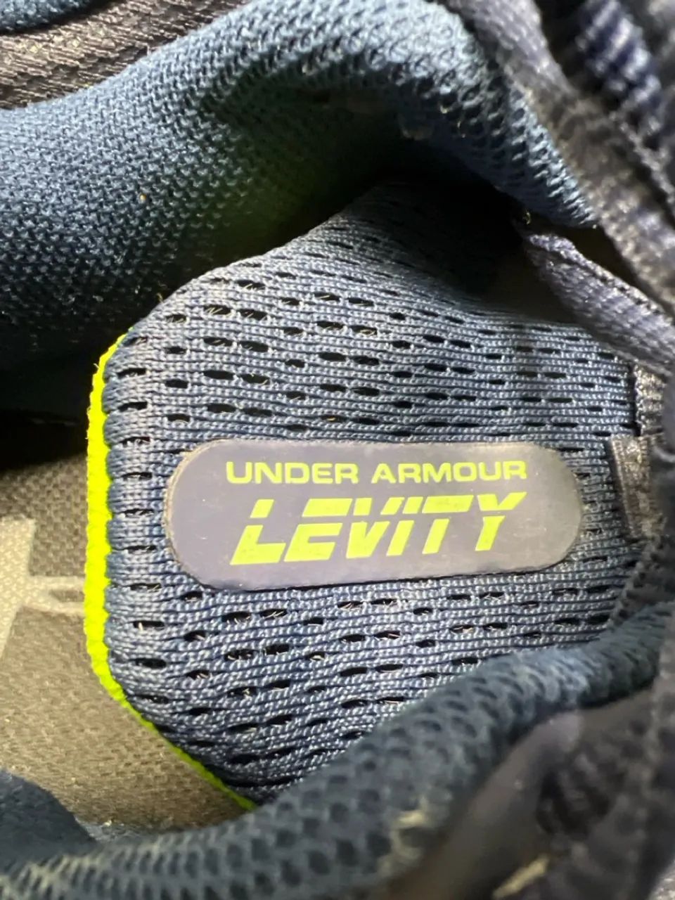 Tênis Under Armour Azul com Detalhes em Verde - Foto 4