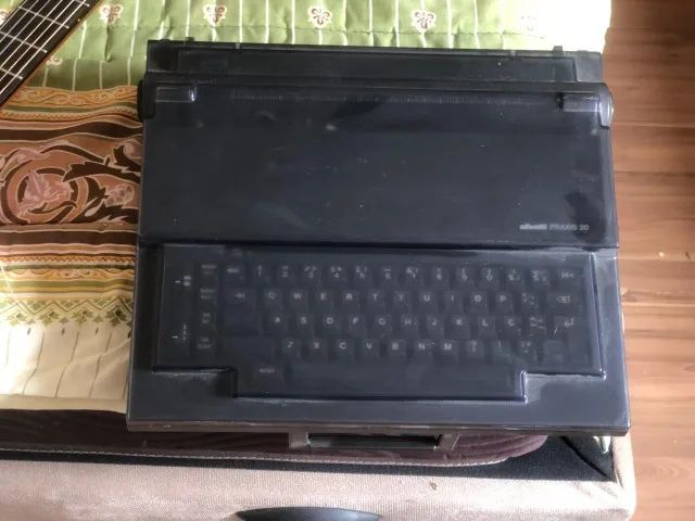 Maquina de Escrever Olivetti Praxis 20 Eletrica - Trocas - Foto 2