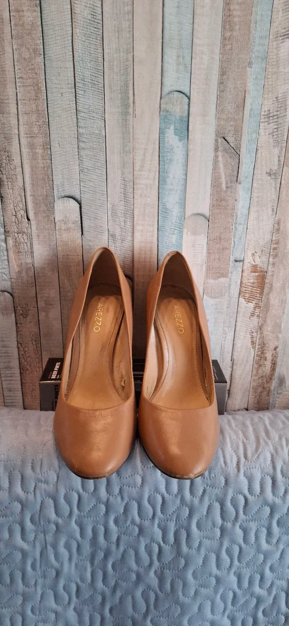 Sapatos de Salto Alto Bloco Bege Arezzo 37